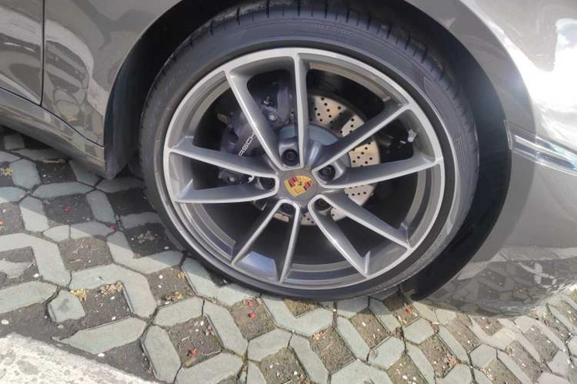 Used Porsche 911 2023 Carrera 3.0T Right Front Wheel Hub