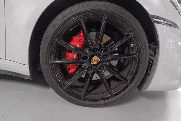 Used Porsche 911 2023 Carrera 3.0T Right Front Wheel Hub