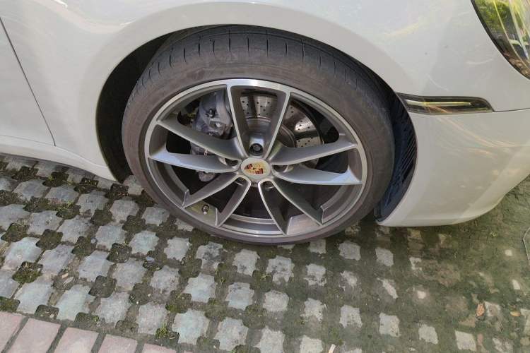 Used Porsche 911 2023 Carrera 3.0T Right Front Wheel Hub