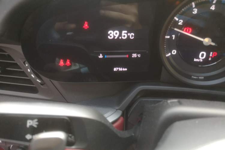 Used Porsche 911 2023 Carrera 3.0T Odometer Close Up