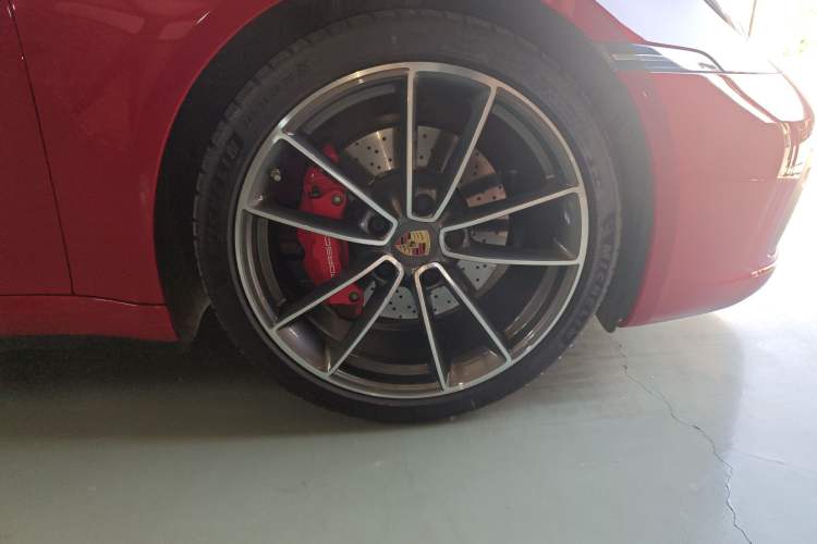 Used Porsche 911 2023 Carrera S 3.0T Right Front Wheel Hub