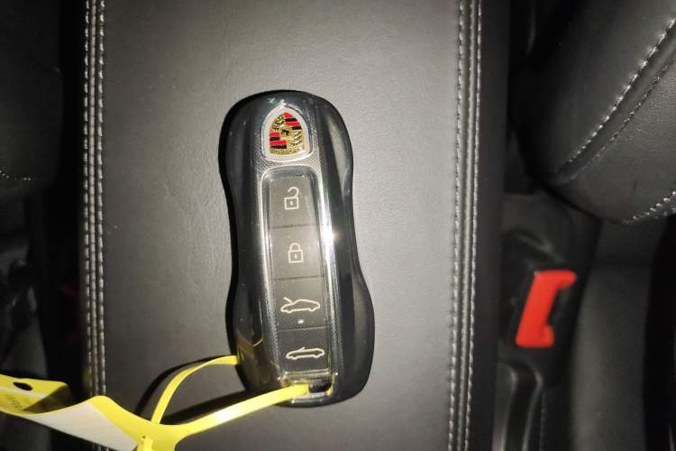 Used Porsche 911 2023 Carrera 4 Cabriolet 3.0T Vehicle Key