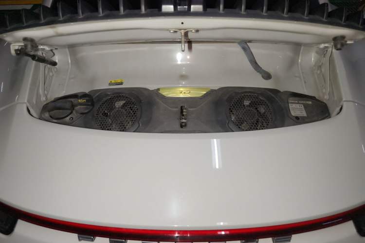 Used Porsche 911 2023 Carrera 3.0T Engine Bay