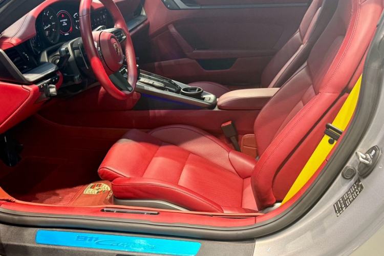 Used Porsche 911 2023 Carrera 3.0T Interior 3