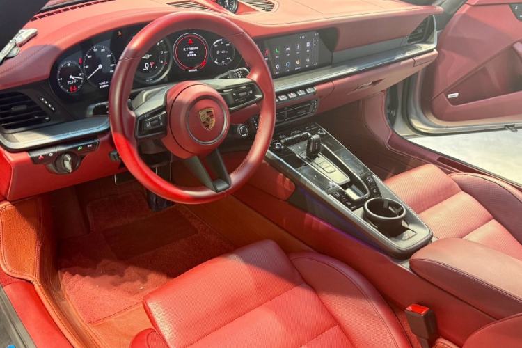 Used Porsche 911 2023 Carrera 3.0T Interior 4