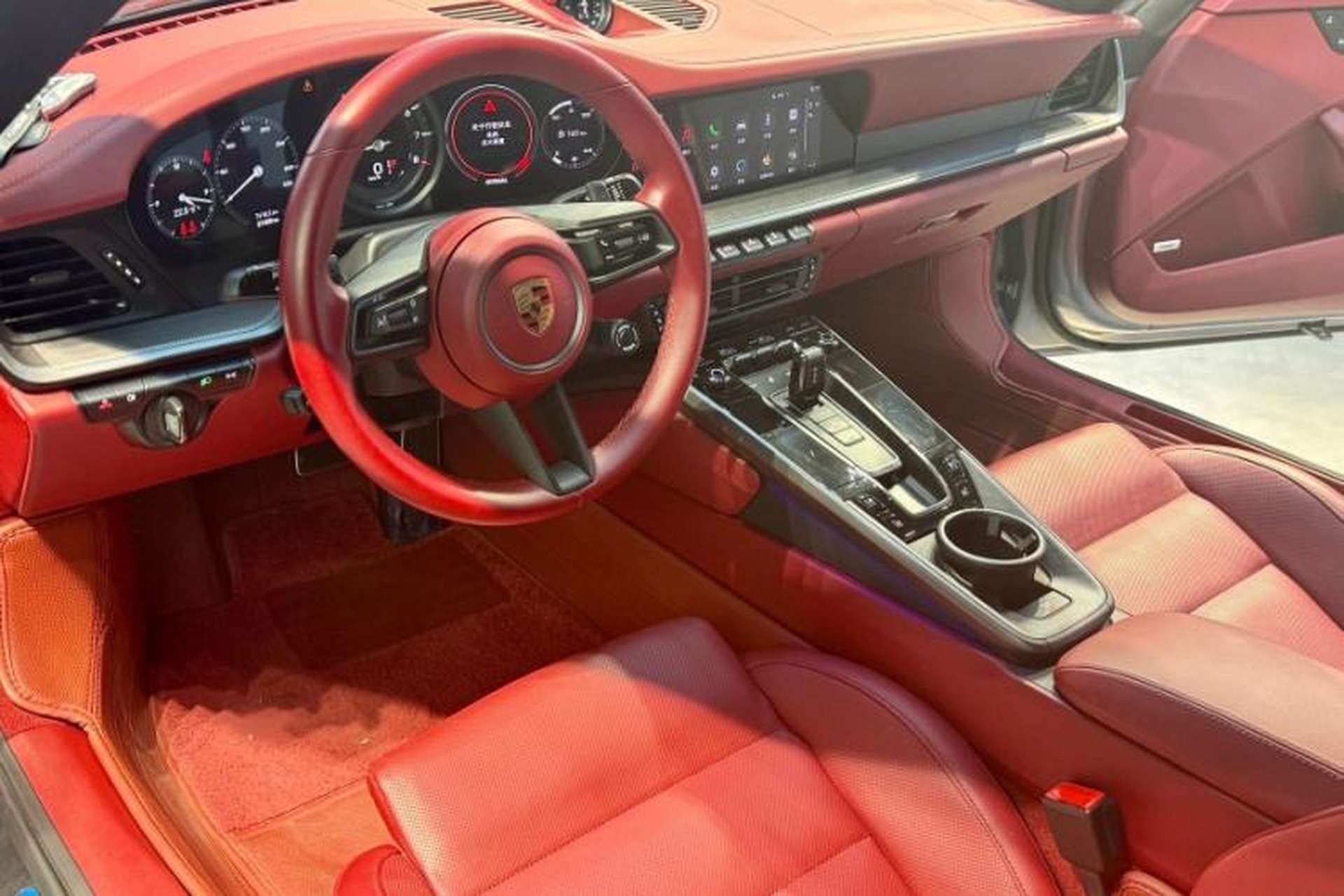 Used Porsche 911 2023 Carrera 3.0T Interior 4