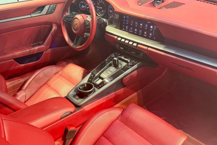 Used Porsche 911 2023 Carrera 3.0T Interior 7