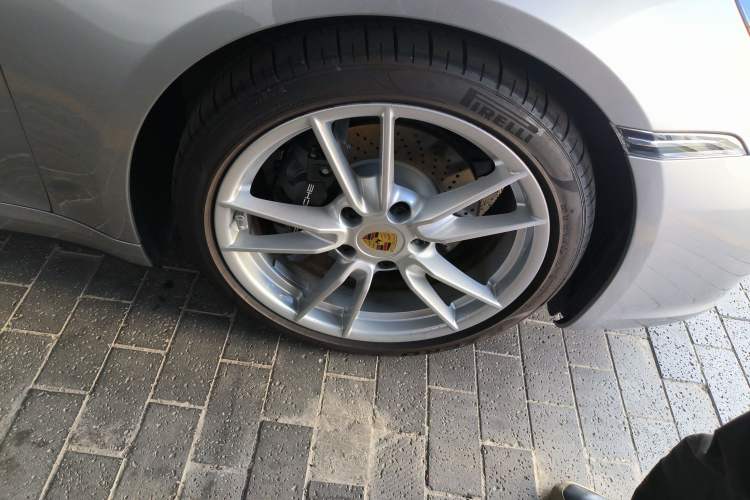 Used Porsche 911 2023 Targa 4 3.0T Right Front Wheel Hub