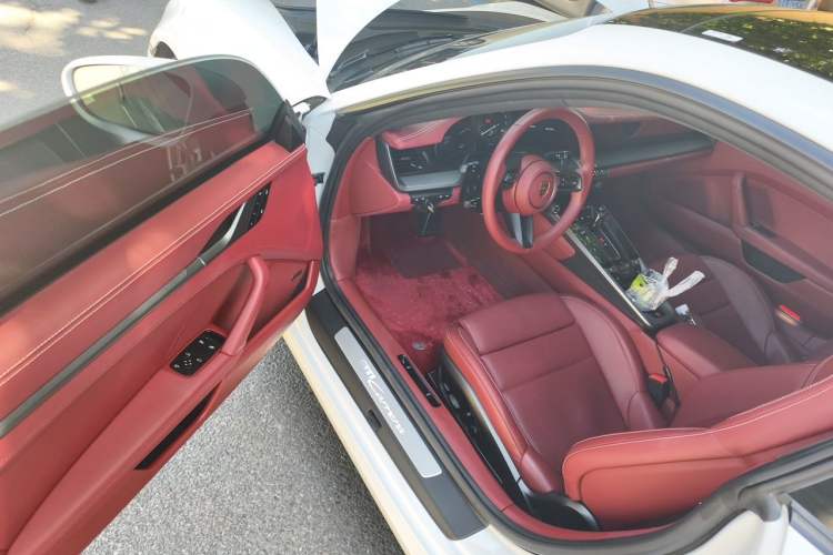 Used Porsche 911 2023 Carrera 3.0T Driver Seat