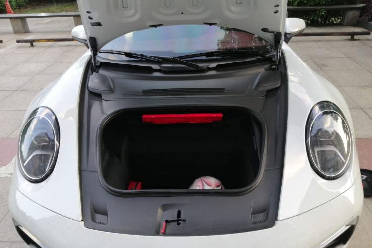Used Porsche 911 2023 Carrera 3.0T Engine Bay