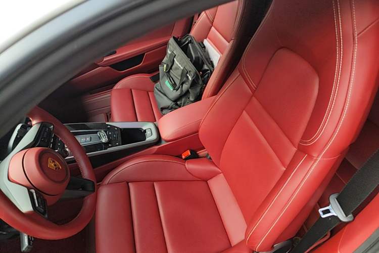 Used Porsche 911 2023 Carrera 3.0T Left Front Seat