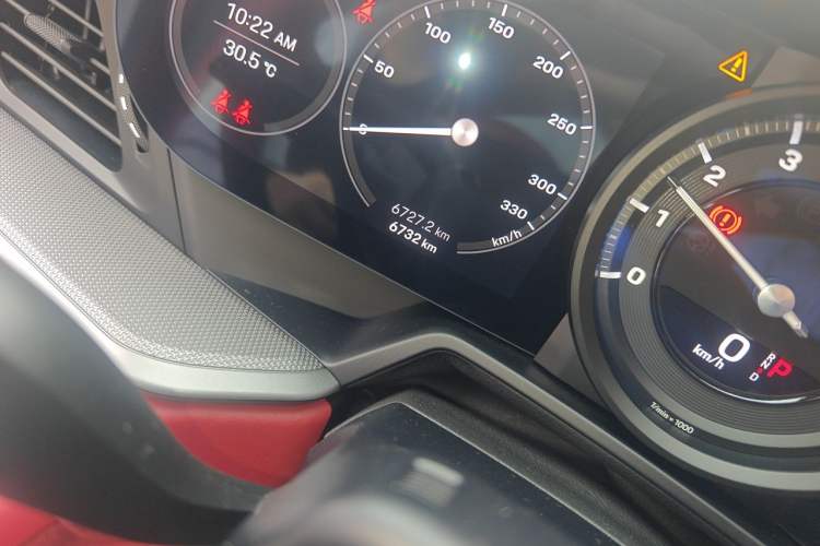 Used Porsche 911 2023 Carrera 3.0T Odometer Close Up