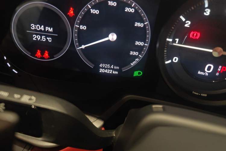 Used Porsche 911 2023 Targa 4 3.0T Odometer Close Up