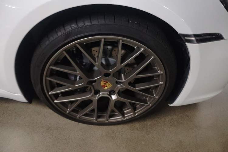 Used Porsche 911 2023 Carrera 3.0T Right Front Wheel Hub