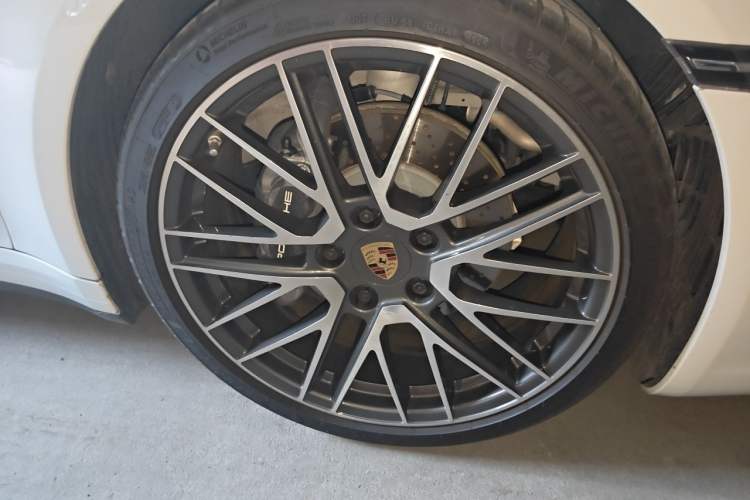 Used Porsche 911 2023 Carrera 3.0T Right Front Wheel Hub