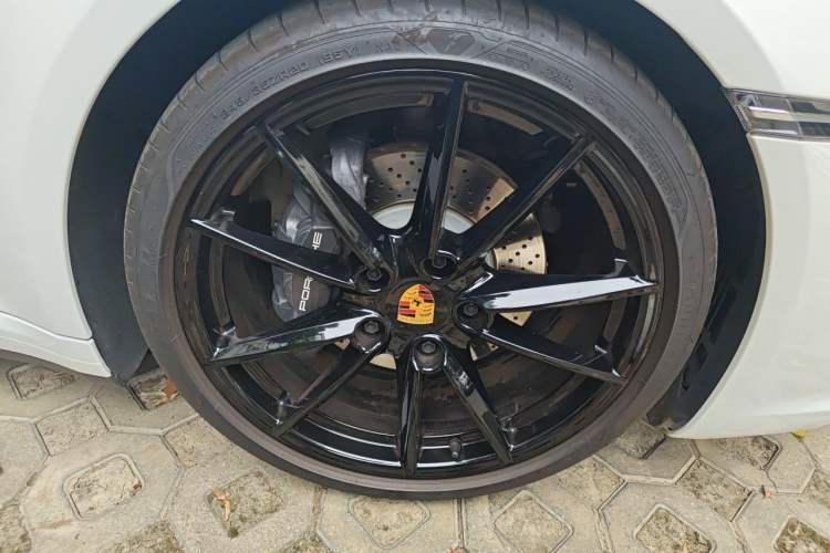 Used Porsche 911 2023 Carrera 3.0T Right Front Wheel Hub