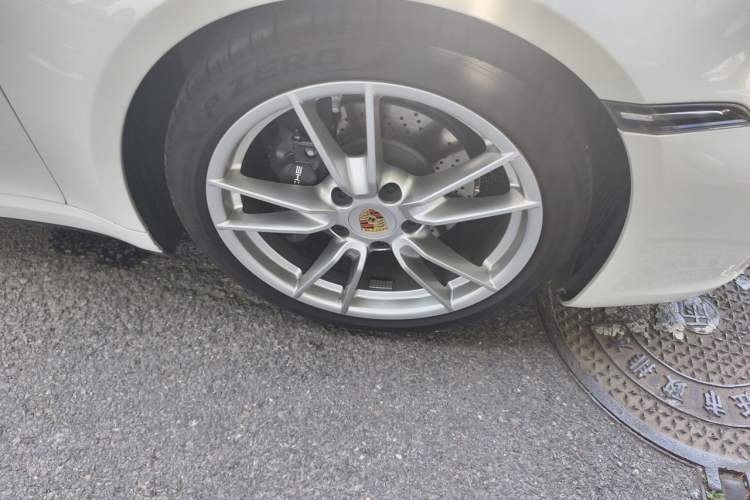 Used Porsche 911 2023 Carrera 3.0T Right Front Wheel Hub