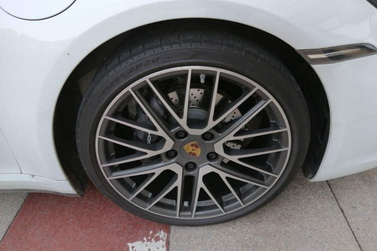 Used Porsche 911 2023 Carrera 3.0T Right Front Wheel Hub
