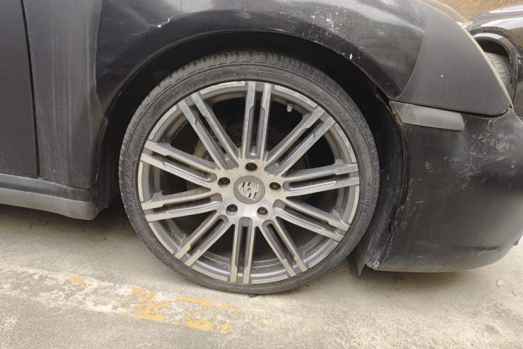 Used Porsche Boxster 2006 Boxster 2.7L Right Front Wheel Hub
