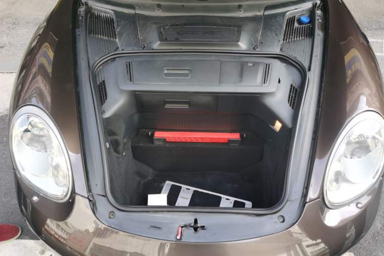 Used Porsche Boxster 2006 Boxster 2.7L Engine Bay