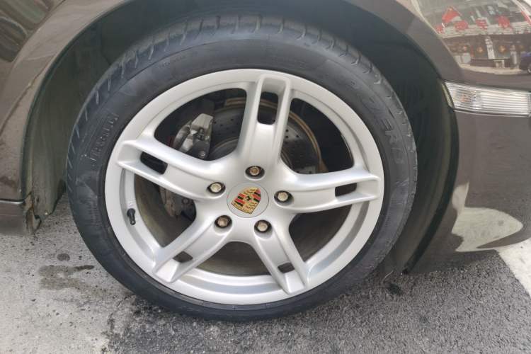 Used Porsche Boxster 2006 Boxster 2.7L Right Front Wheel Hub