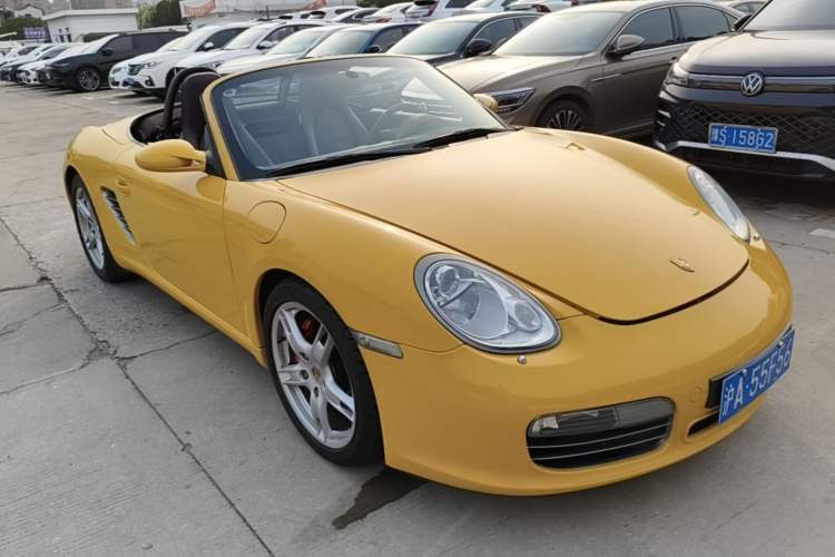 Used Porsche Boxster  Front Right 45 Deg