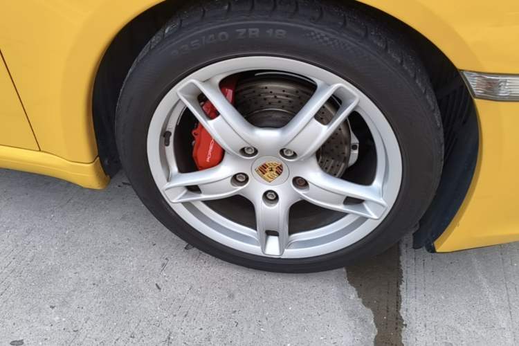 Used Porsche Boxster  Right Front Wheel Hub