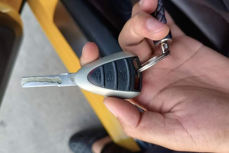 Used Porsche Boxster  Vehicle Key