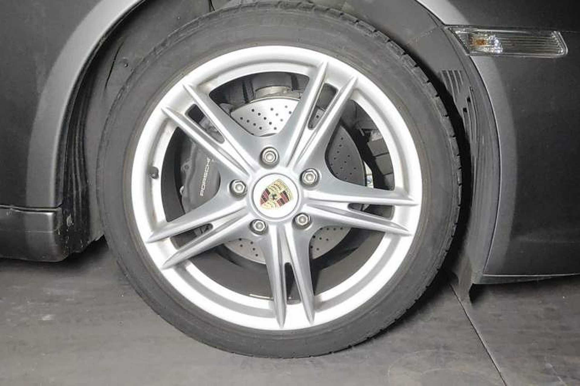 Used Porsche Boxster 2009 Boxster 2.9L Right Front Wheel Hub