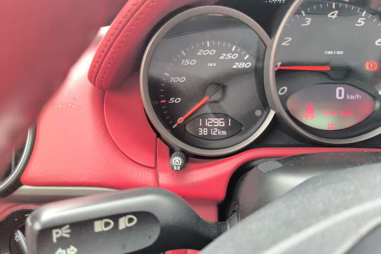 Used Porsche Boxster 2009 Boxster 2.9L Odometer Close Up