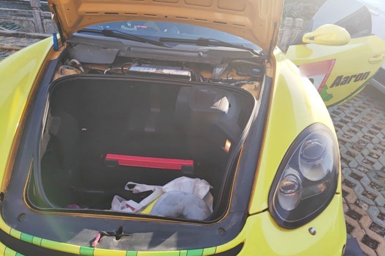 Used Porsche Boxster 2010 Boxster Spyder 3.4L Engine Bay Left