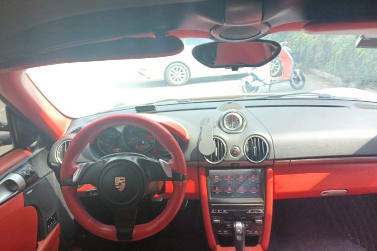 Used Porsche Boxster 2011 Boxster Black Edition 2.9L Center Console