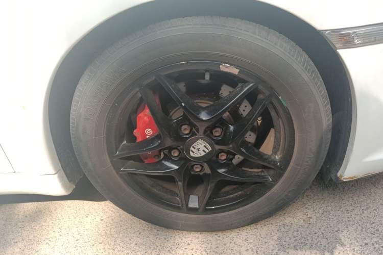 Used Porsche Boxster 2011 Boxster Black Edition 2.9L Right Front Wheel Hub