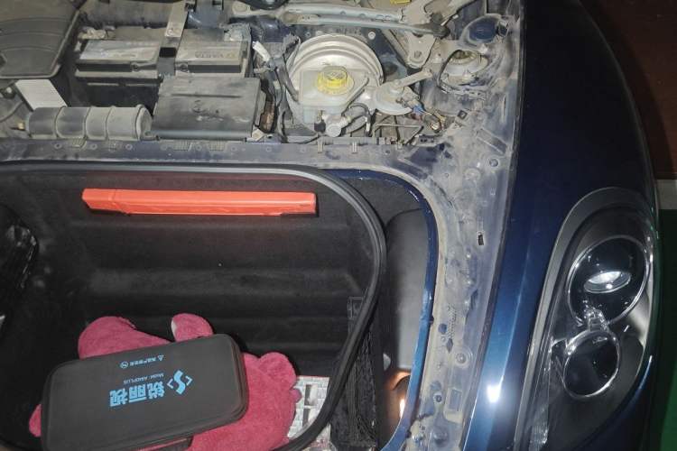 Used Porsche Boxster 2013 Boxster 2.7L Engine Bay Left