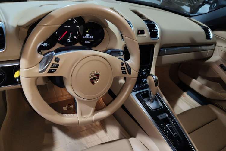 Used Porsche Boxster 2013 Boxster 2.7L Interior 2