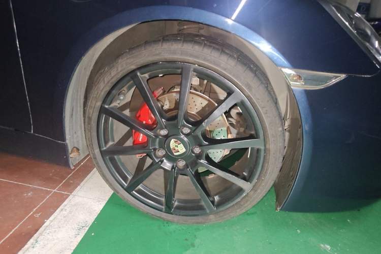 Used Porsche Boxster 2013 Boxster 2.7L Right Front Wheel Hub
