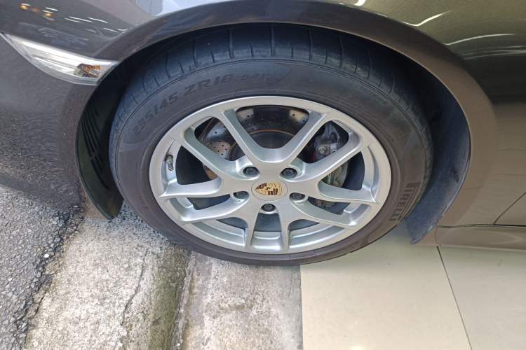 Used Porsche Boxster 2013 Boxster 2.7L Left Front Wheel Hub
