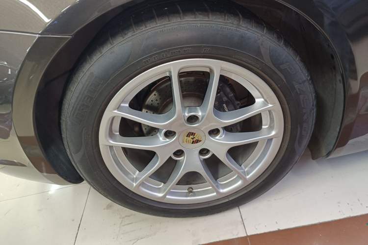 Used Porsche Boxster 2013 Boxster 2.7L Right Rear Wheel Hub