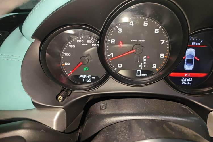 Used Porsche Boxster 2013 Boxster 2.7L Odometer Close Up