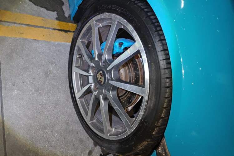 Used Porsche Boxster 2013 Boxster 2.7L Right Front Wheel Hub