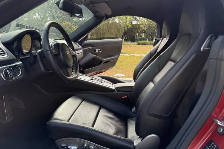 Used Porsche Boxster 2013 Boxster 2.7L Interior 3