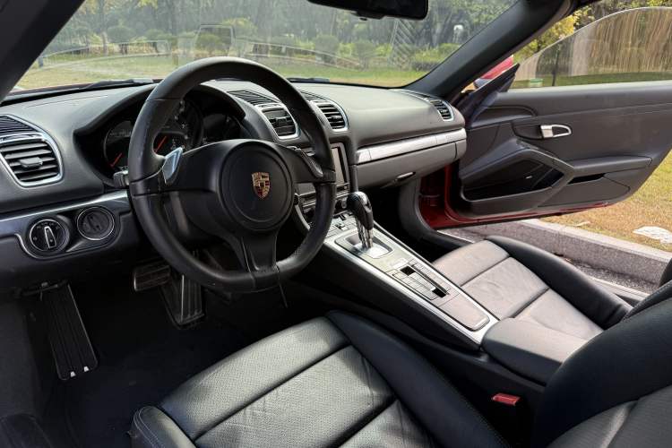 Used Porsche Boxster 2013 Boxster 2.7L Interior 4