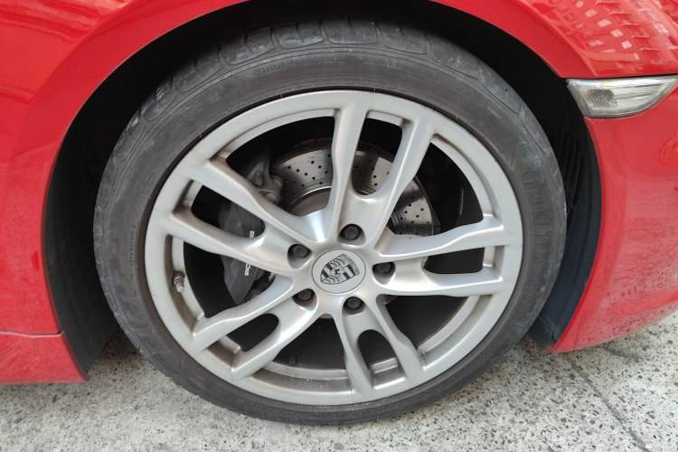 Used Porsche Boxster 2013 Boxster 2.7L Right Front Wheel Hub