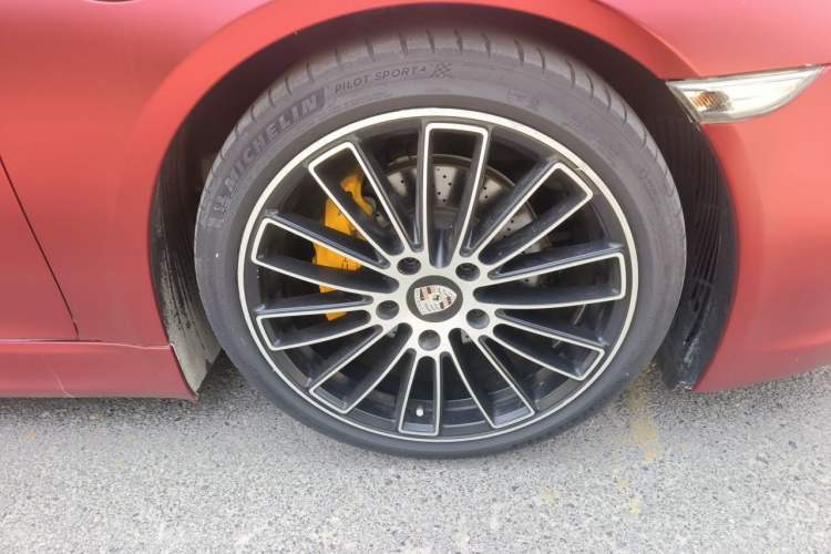 Used Porsche Boxster 2013 Boxster 2.7L Right Front Wheel Hub