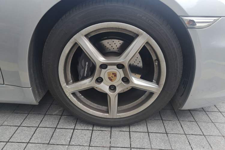 Used Porsche Boxster 2013 Boxster 2.7L Right Front Wheel Hub
