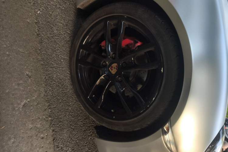 Used Porsche Boxster 2013 Boxster 2.7L Right Front Wheel Hub