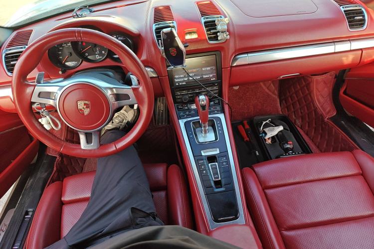 Used Porsche Boxster 2013 Boxster 2.7L Center Console