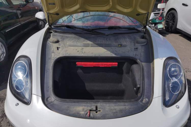 Used Porsche Boxster 2013 Boxster 2.7L Engine Bay