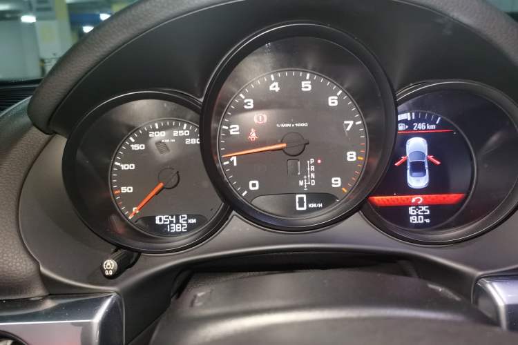 Used Porsche Boxster 2013 Boxster 2.7L Instrument Cluster