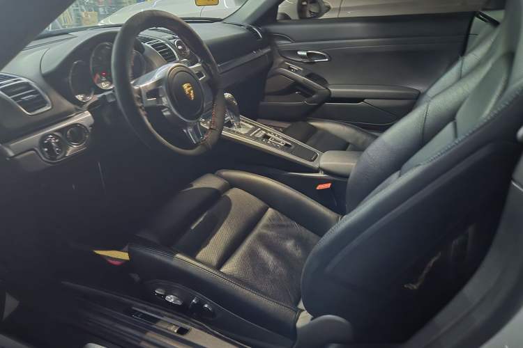 Used Porsche Boxster 2013 Boxster 2.7L Interior 3